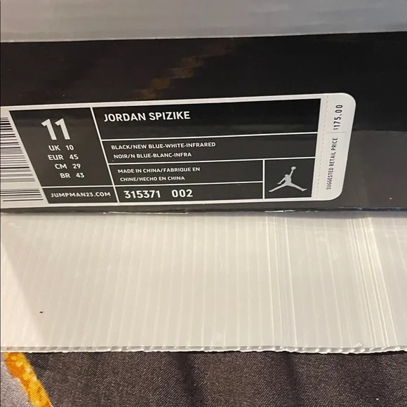 Jordan Spizike Black and Infrared Sneakers - Picture 8 of 11